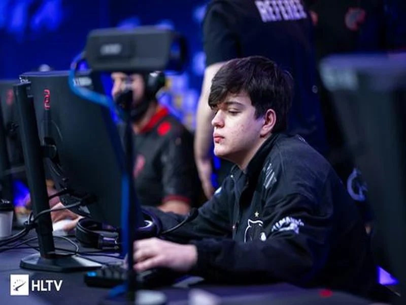 职业哥评选2025年CS2职业赛场最佳新人，molodoy领衔